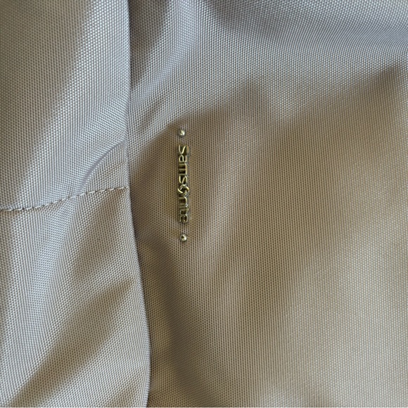 Lavender Samsonite backpack - Picture 2 of 5